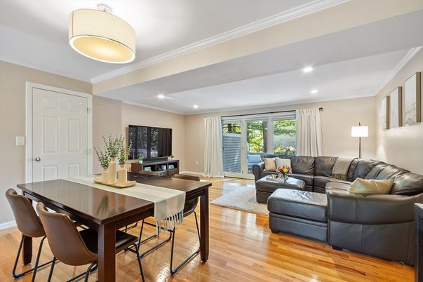 Dining room, Interior, Living room, Recessed Lighting, Wood Texture Flooring