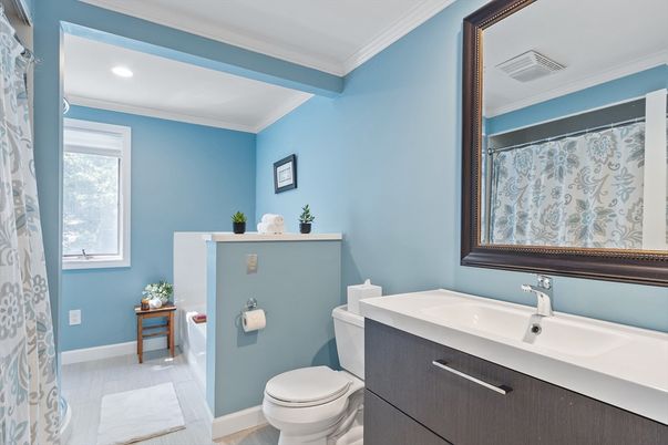 Bathroom, Interior, Recessed Lighting