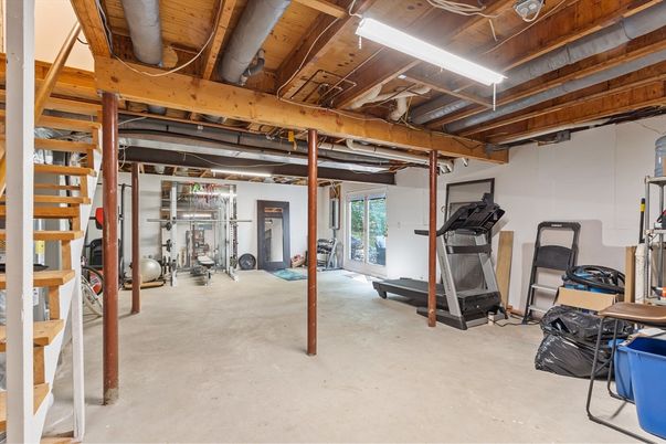 Fitness Equipment, Interior, Wooden Beams
