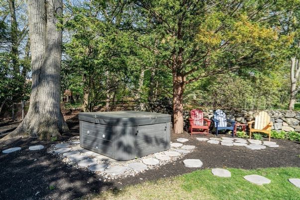 Exterior, Hot Tub