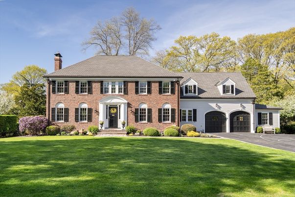 Attached, Backyard, Exterior, Facade, Brick Facade, Georgian