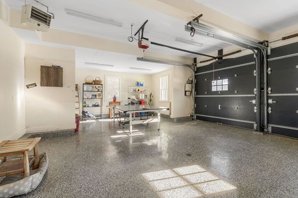 Game Room, Garage, Interior