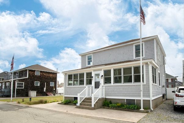 Exterior, Facade, Cape Cod