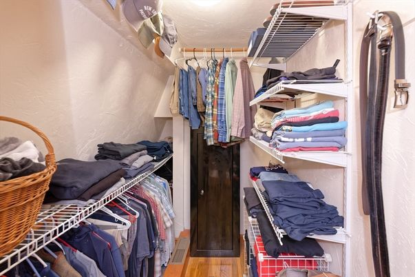 Interior, Walk-in Closets, Wood Texture Flooring