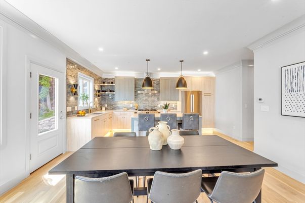 Dining room, Interior, Kitchen, Pendant Lights, Recessed Lighting, Wood Texture Flooring