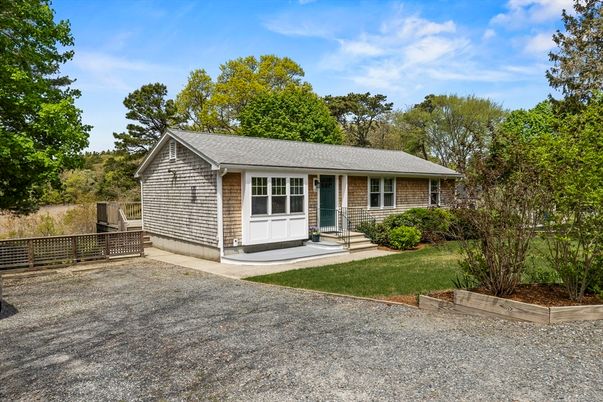 Backyard, Exterior, Facade, Cape Cod