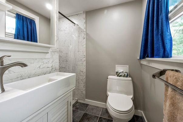 Bathroom, Interior, Recessed Lighting