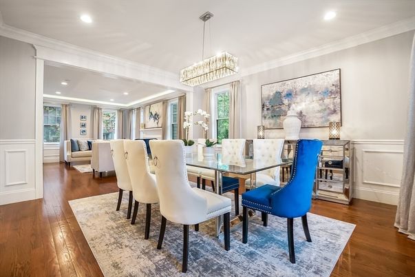 Chandelier, Dining room, Interior, Living room, Recessed Lighting, Wood Texture Flooring