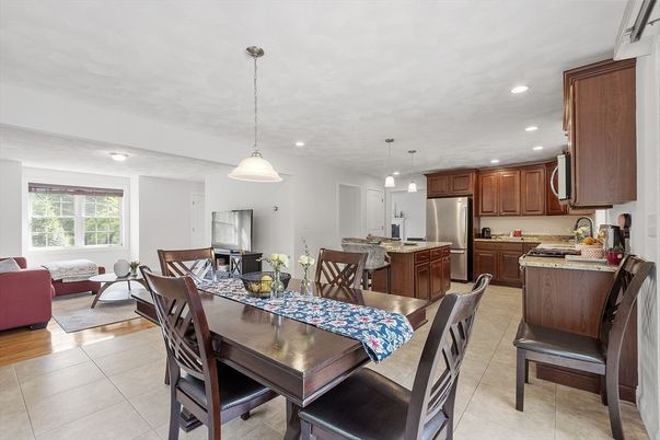 Dining room, Interior, Kitchen, Living room, Pendant Lights, Recessed Lighting, Stainless Steel Appliances