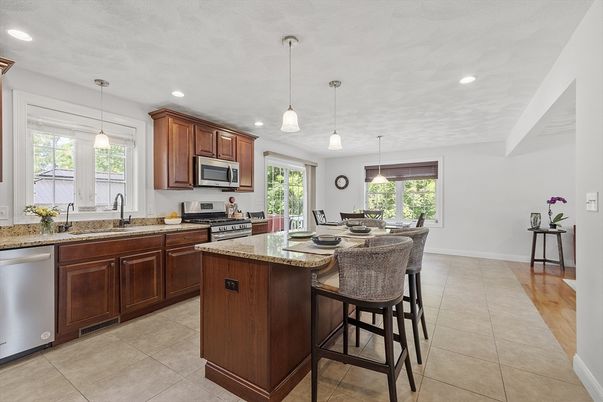 Dining room, Interior, Kitchen, Pendant Lights, Recessed Lighting, Stainless Steel Appliances
