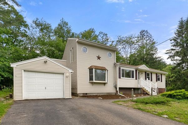 Attached, Exterior, Facade, Raised Ranch