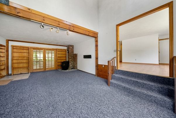 Empty room, Interior, Wooden Beams