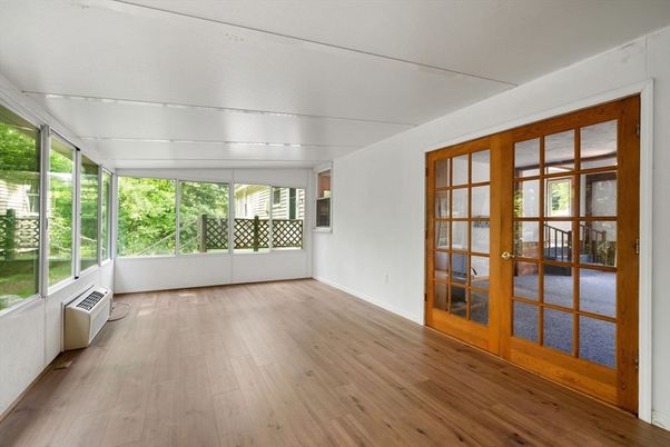 Empty room, Interior, Sun Room, Wood Texture Flooring
