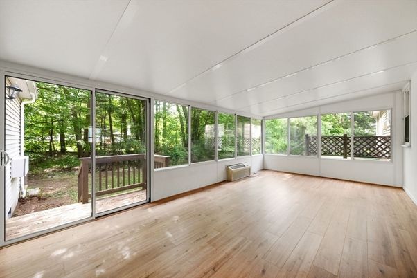 Empty room, Interior, Sun Room, Wood Texture Flooring