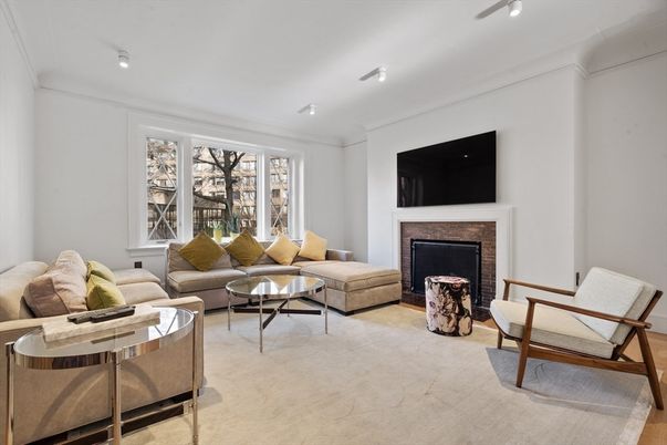 Fireplace, Interior, Living room, Recessed Lighting