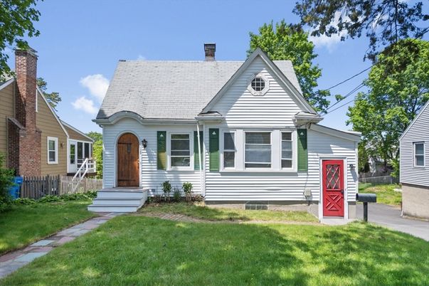 Backyard, Exterior, Facade, Cape Cod