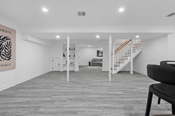 Interior, Recessed Lighting, Wood Texture Flooring