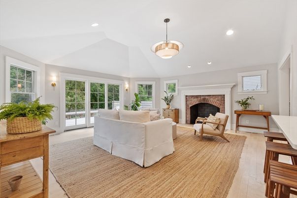 Fireplace, Interior, Living room, Pendant Lights, Recessed Lighting, Wood Texture Flooring