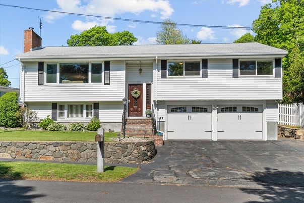 Attached, Exterior, Facade, Raised Ranch