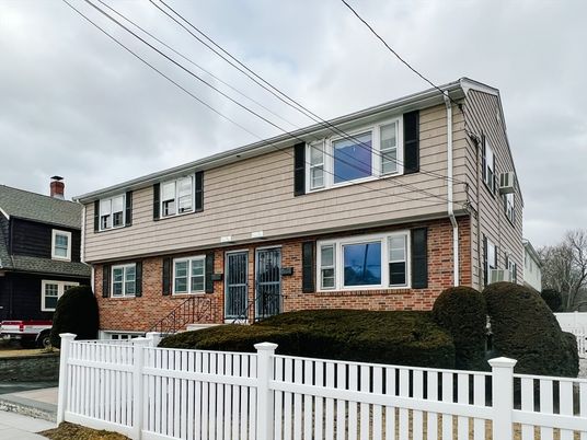 Exterior, Facade, Brick Facade, Cape Cod