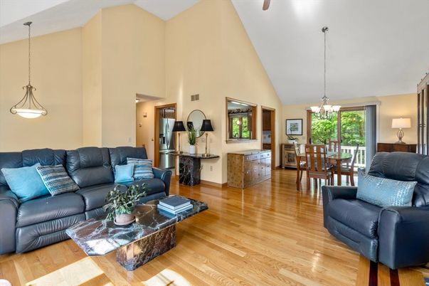 Chandelier, Dining room, Interior, Living room, Pendant Lights, Wood Texture Flooring