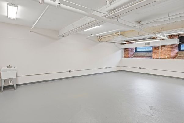 Garage, Interior