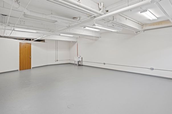 Garage, Interior