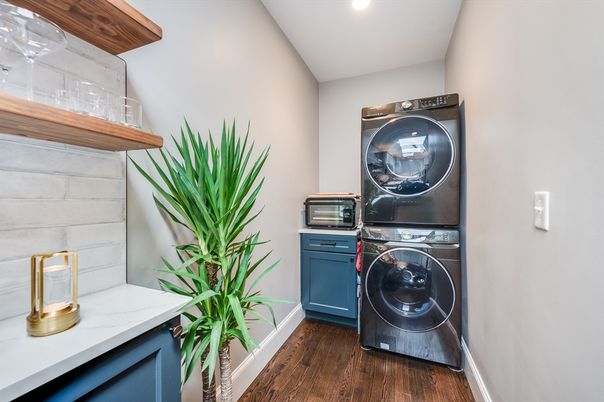 Interior, Recessed Lighting, Utility Closets, Washer, Wood Texture Flooring