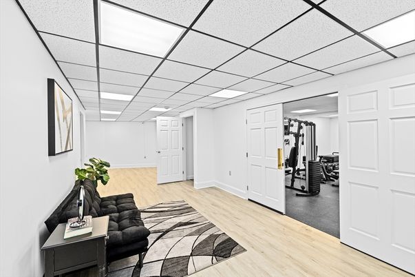 Fitness Equipment, Interior, Recessed Lighting, Wood Texture Flooring
