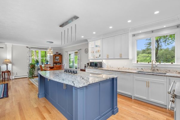 Dining room, Interior, Kitchen, Pendant Lights, Recessed Lighting, Wood Texture Flooring