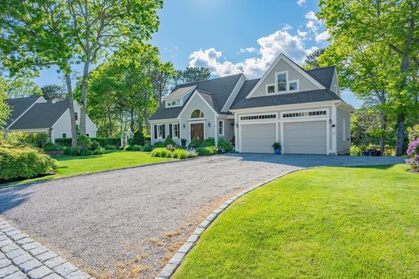 Attached, Exterior, Facade, Cape Cod