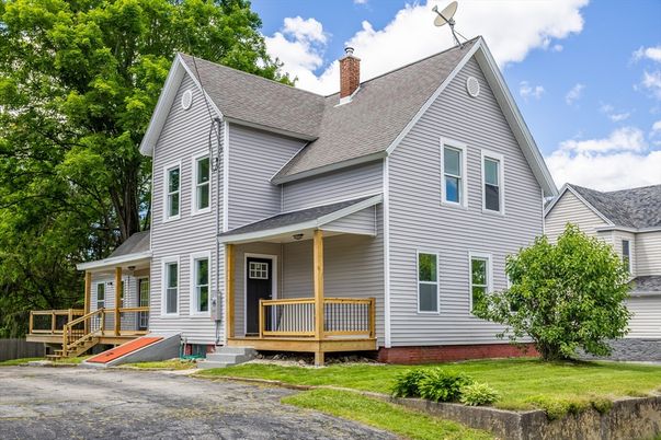 Exterior, Facade, Queen Anne Victorian