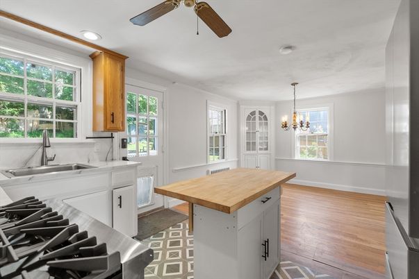 Chandelier, Interior, Kitchen, Recessed Lighting, Wood Texture Flooring
