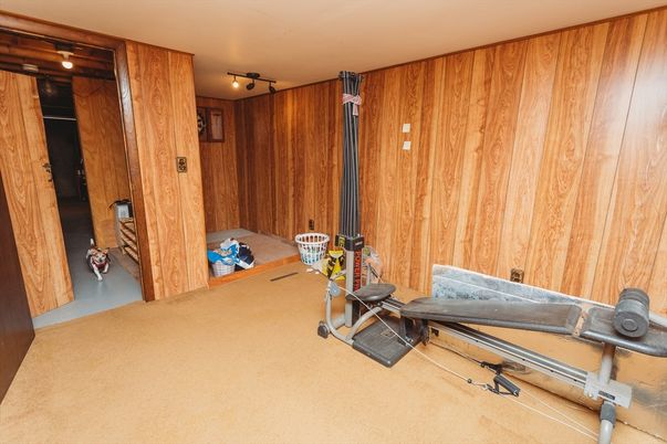 Empty room, Fitness Equipment, Interior, Wooden Walls