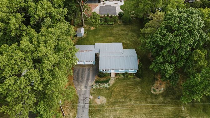 Exterior, Drone