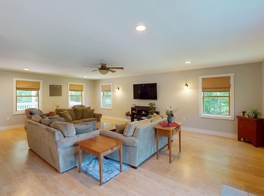 Interior, Living room, Recessed Lighting, Wood Texture Flooring
