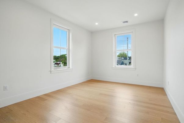Empty room, Interior, Recessed Lighting, Wood Texture Flooring
