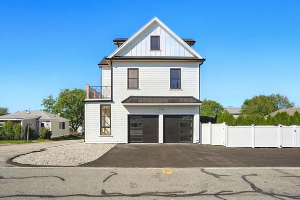 Attached, Exterior, Facade, Farmhouse