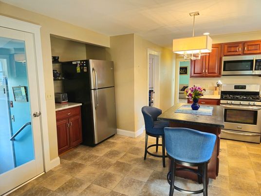 Dining room, Interior, Kitchen, Pendant Lights, Stainless Steel Appliances