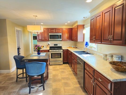 Interior, Kitchen, Pendant Lights, Recessed Lighting, Stainless Steel Appliances