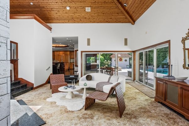 Dining room, Interior, Living room, Recessed Lighting, Wooden Beams, Wooden Ceilings