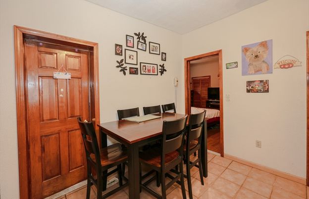 Dining room, Interior