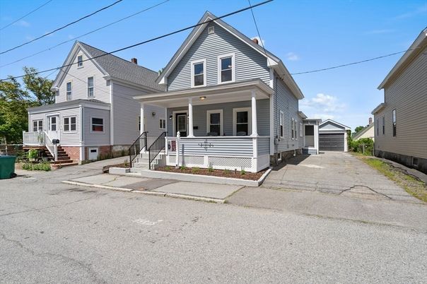Exterior, Facade, Queen Anne Victorian