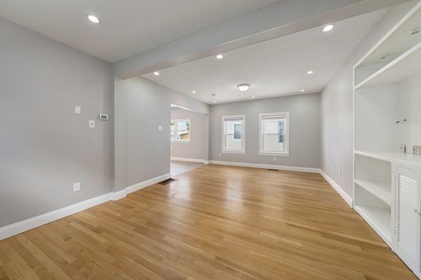 Empty room, Interior, Recessed Lighting, Wood Texture Flooring