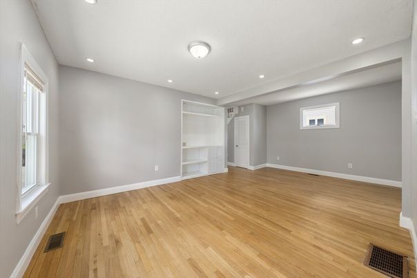 Empty room, Interior, Recessed Lighting, Wood Texture Flooring