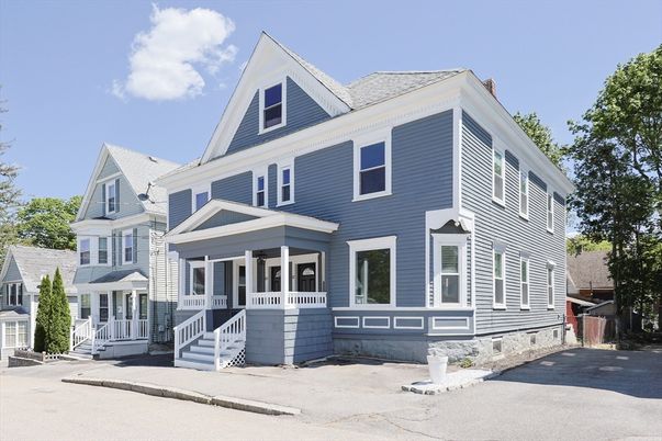 Exterior, Facade, Queen Anne Victorian