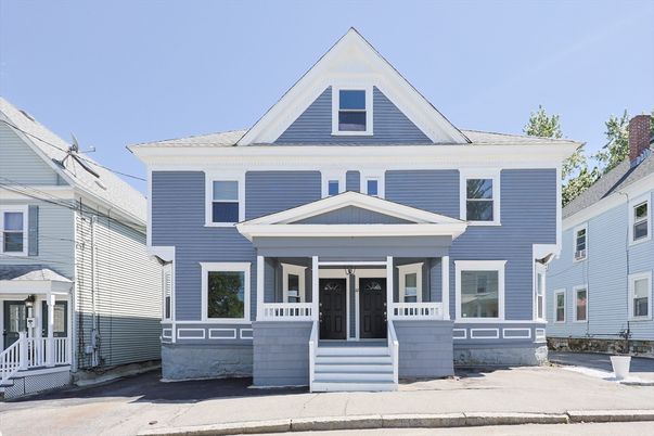 Exterior, Facade, Queen Anne Victorian