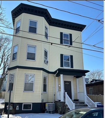 Exterior, Facade, Queen Anne Victorian