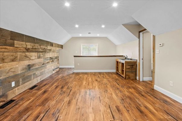 Empty room, Interior, Recessed Lighting, Wood Texture Flooring, Wooden Walls