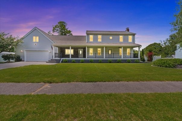 Attached, Backyard, Exterior, Facade, Split Level